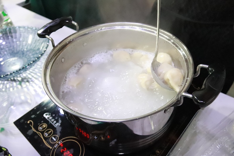 冬至湯圓餃子情，華邦瀛溫暖一家親