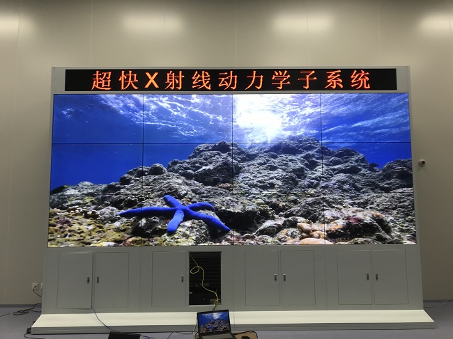 華邦瀛科技55寸3.5mm液晶拼接屏項目實(shí)拍圖